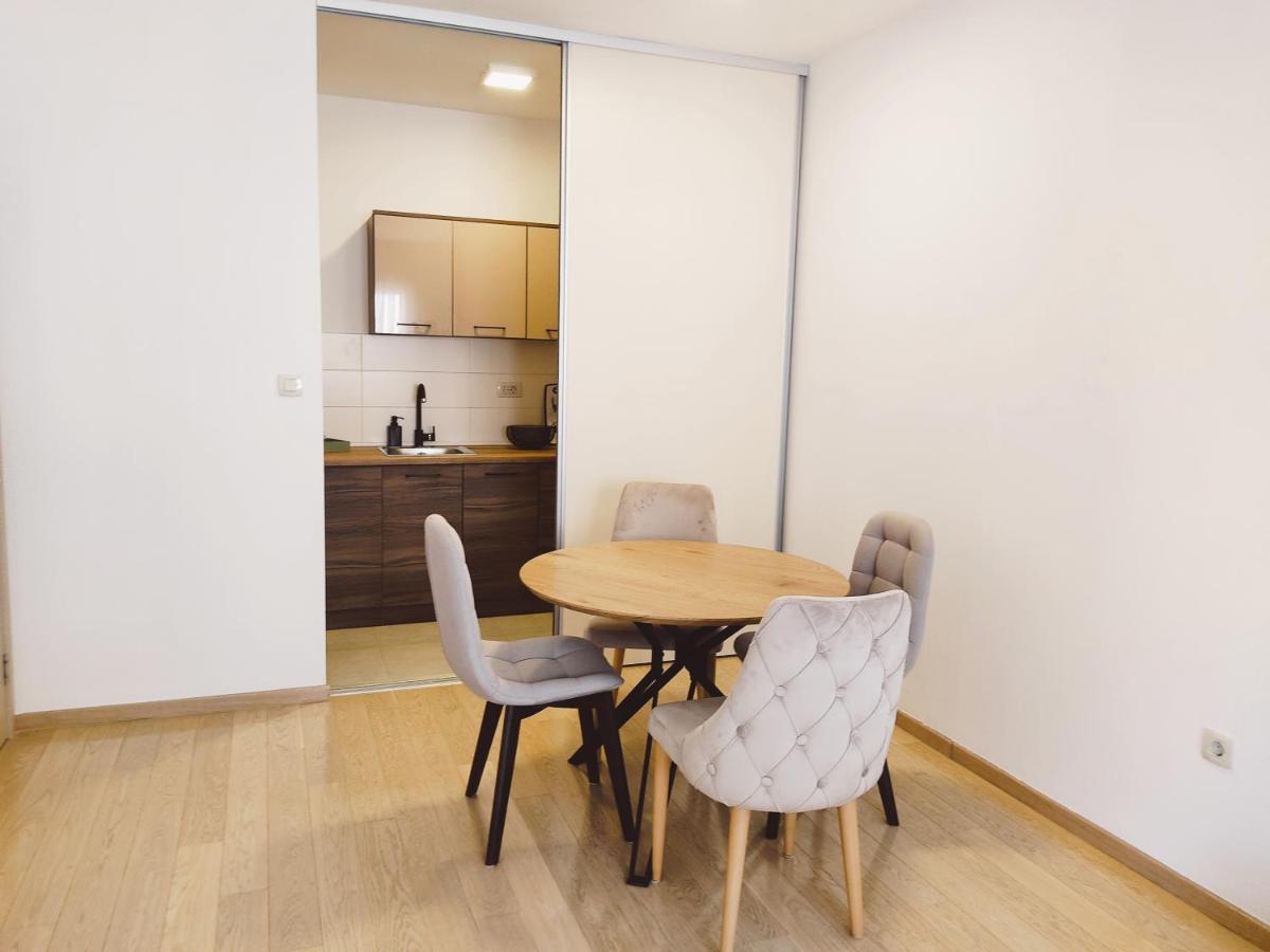 פודגוריצה Aura City Apartment מראה חיצוני תמונה