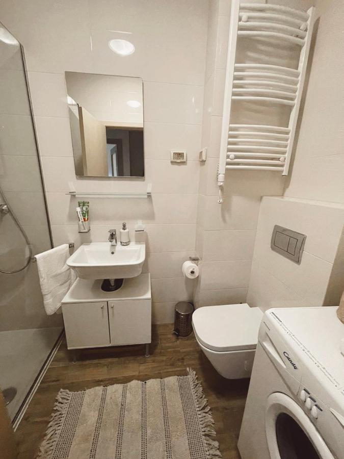 פודגוריצה Aura City Apartment מראה חיצוני תמונה