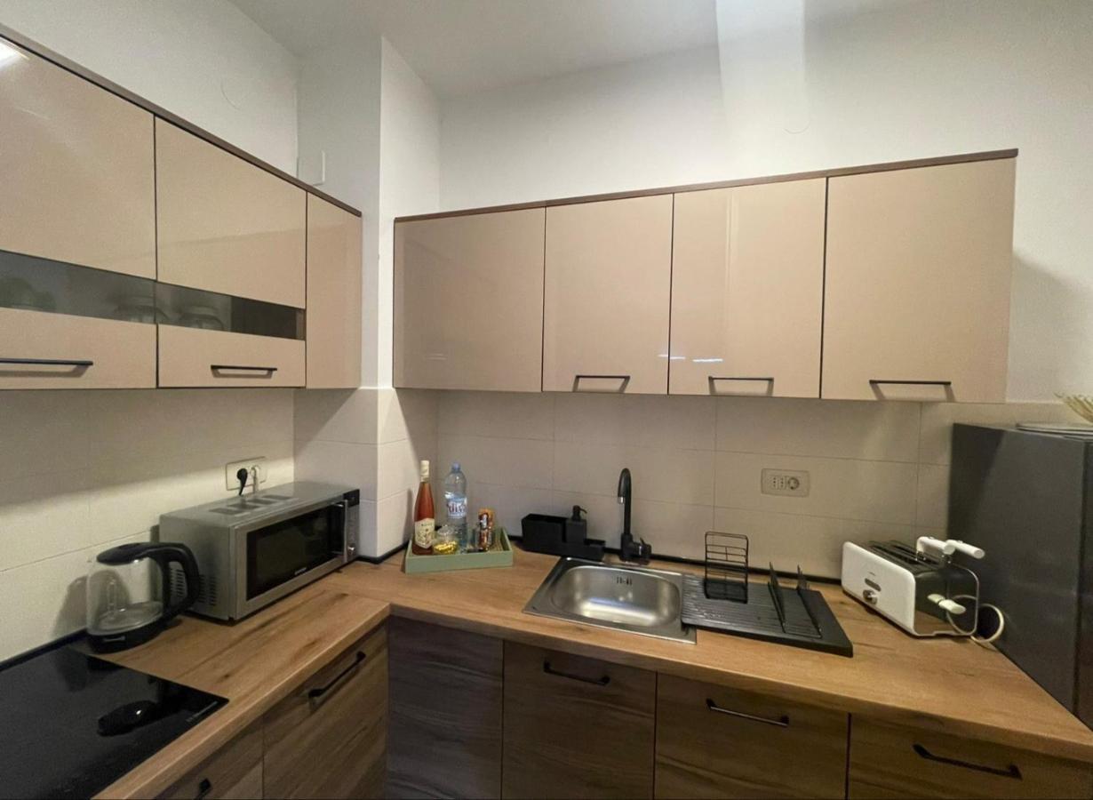 פודגוריצה Aura City Apartment מראה חיצוני תמונה