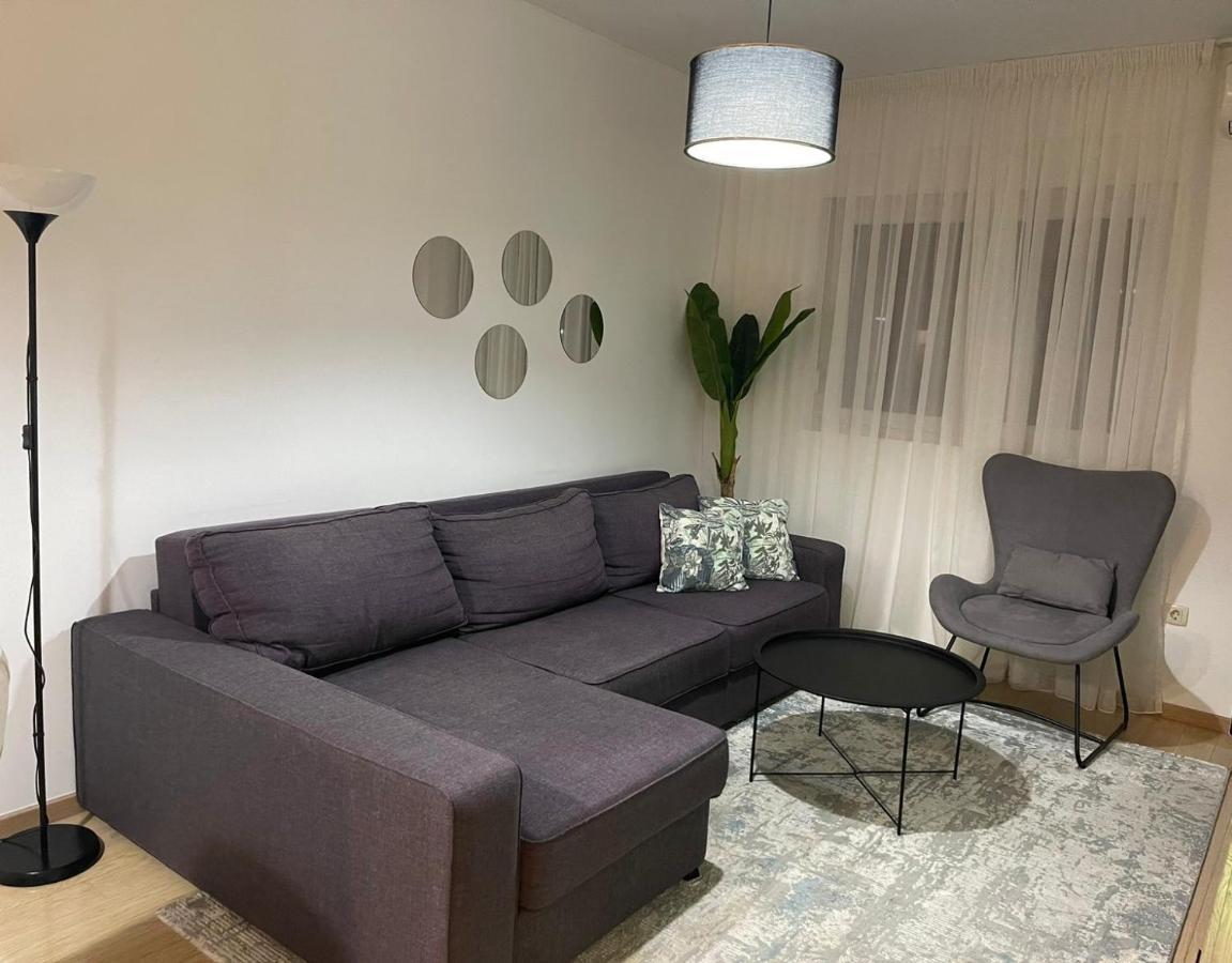 פודגוריצה Aura City Apartment מראה חיצוני תמונה